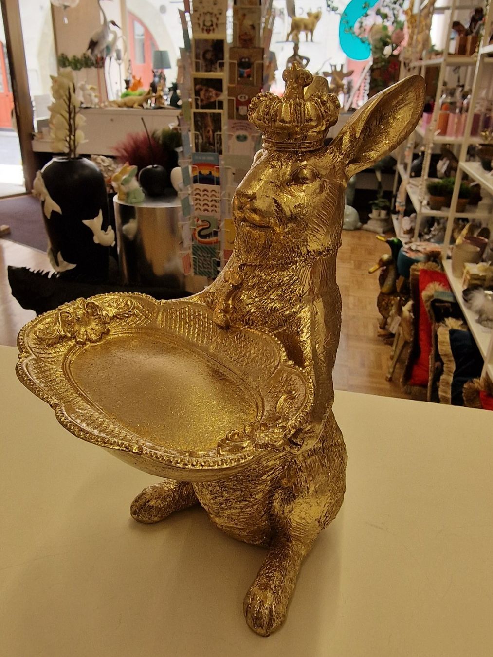 Statuette: Kartenhalter Hase mit Krone Gold – Nuovo e nell'imballaggio originale da Schaffhausen venduto da AtelierPudesco 4