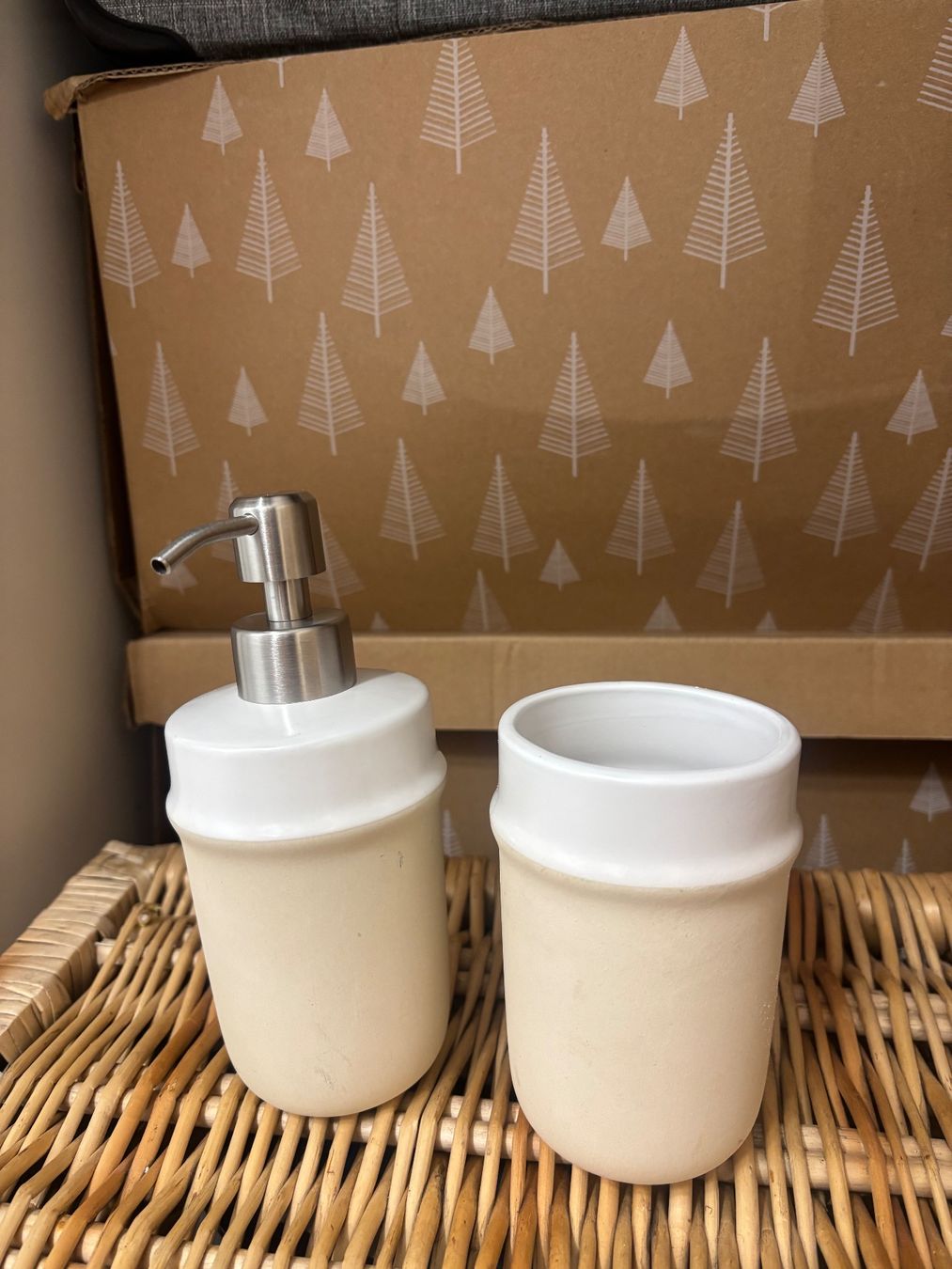 Portasapone: ZARA HOME Bathroom Soap & Holder Set NP: 90.- – Usato da Horgen venduto da len_qjz9 1