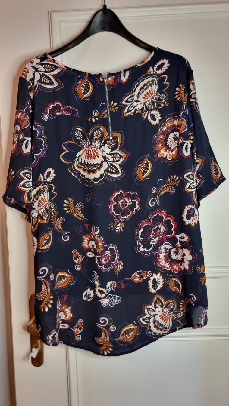 Camicette: Schicke Bluse mit Blumenmuster Gr. XL – Usato da Wald ZH venduto da CapLux 3