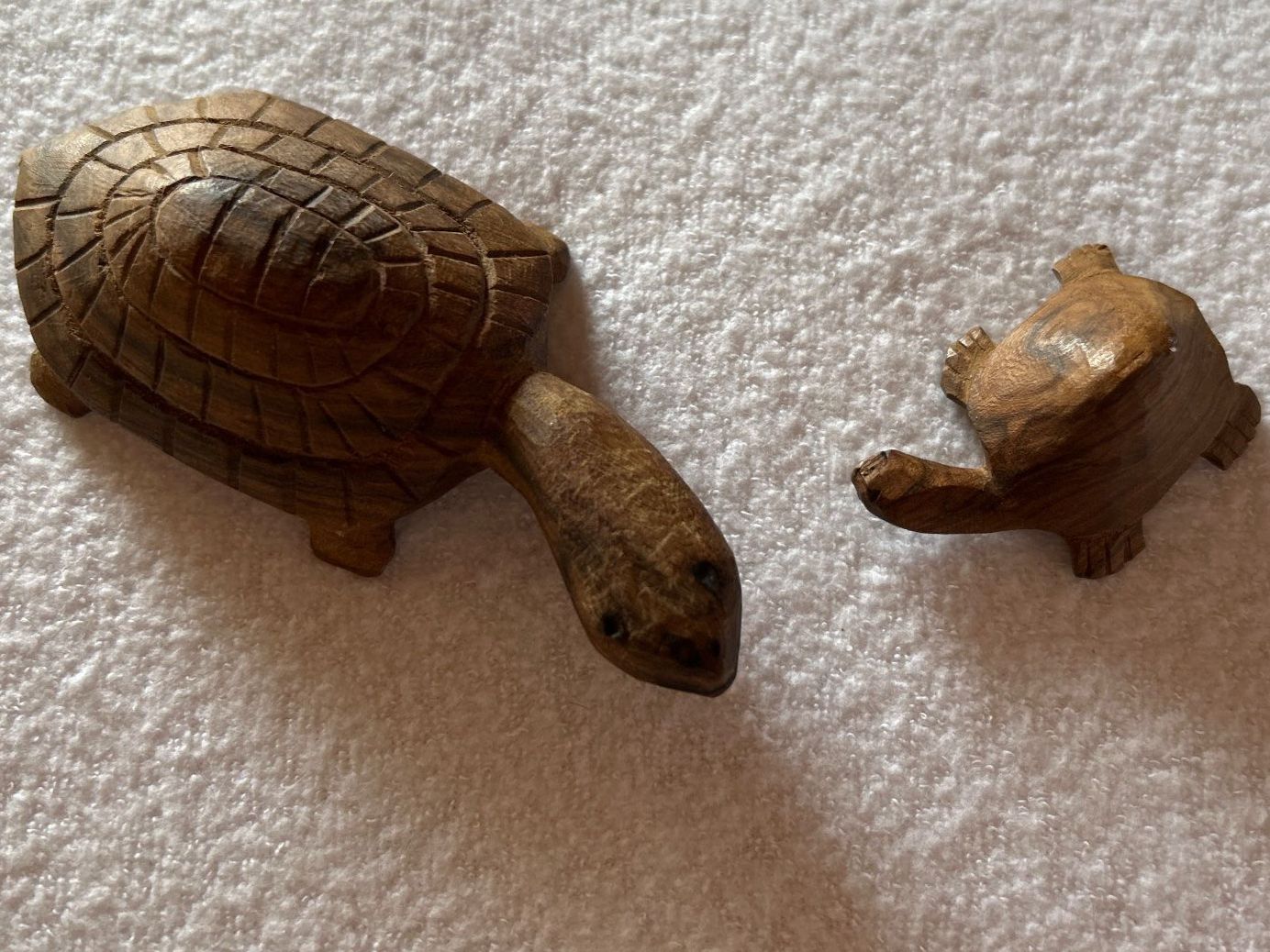 Statuette: Holz Schildkröten, 2 Stk., Deko, Handarbeit, Vintage – Nuovo (secondo la descrizione) da Villnachern venduto da RicardoMary 2