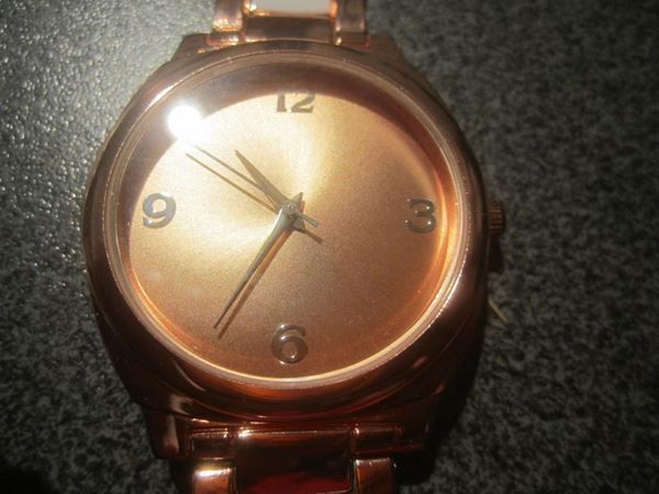 Orologi: Damen Armbanduhr rosa/weiss – Usato da Zürich venduto da abraxas1291 1