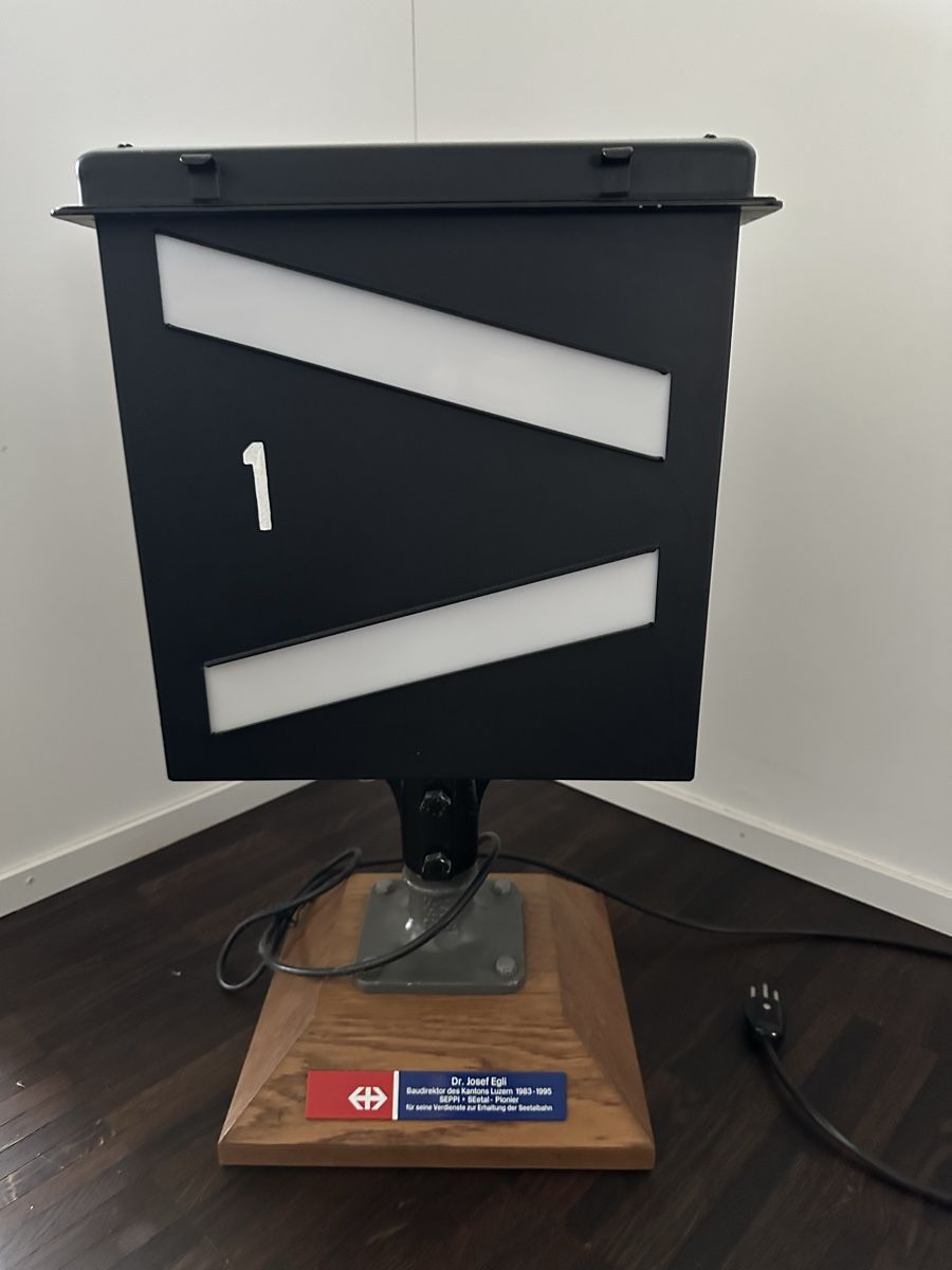 SBB/CFF/FFS Lampade: Vintage SBB Weichen Lampe - Einzigartige Dekoration! – Usato da Ebikon venduto da Gaenggeliwaar