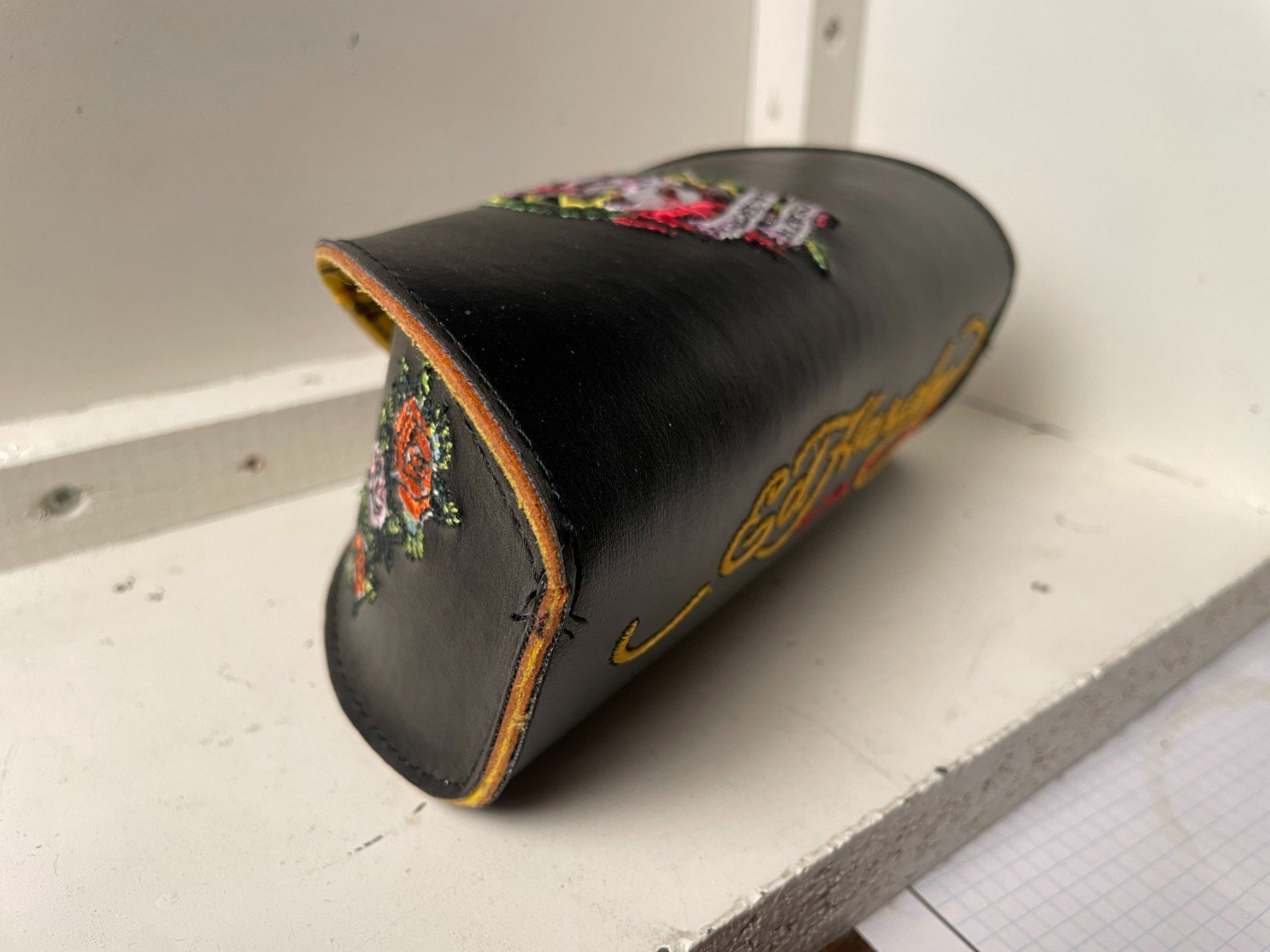 Ed Hardy Altro in  Abbigliamento & Accessori: Ed Hardy    Christian Audigier   Brillenetui – Nuovo (secondo la descrizione) da Wohlen AG venduto da Erelpowerline 1