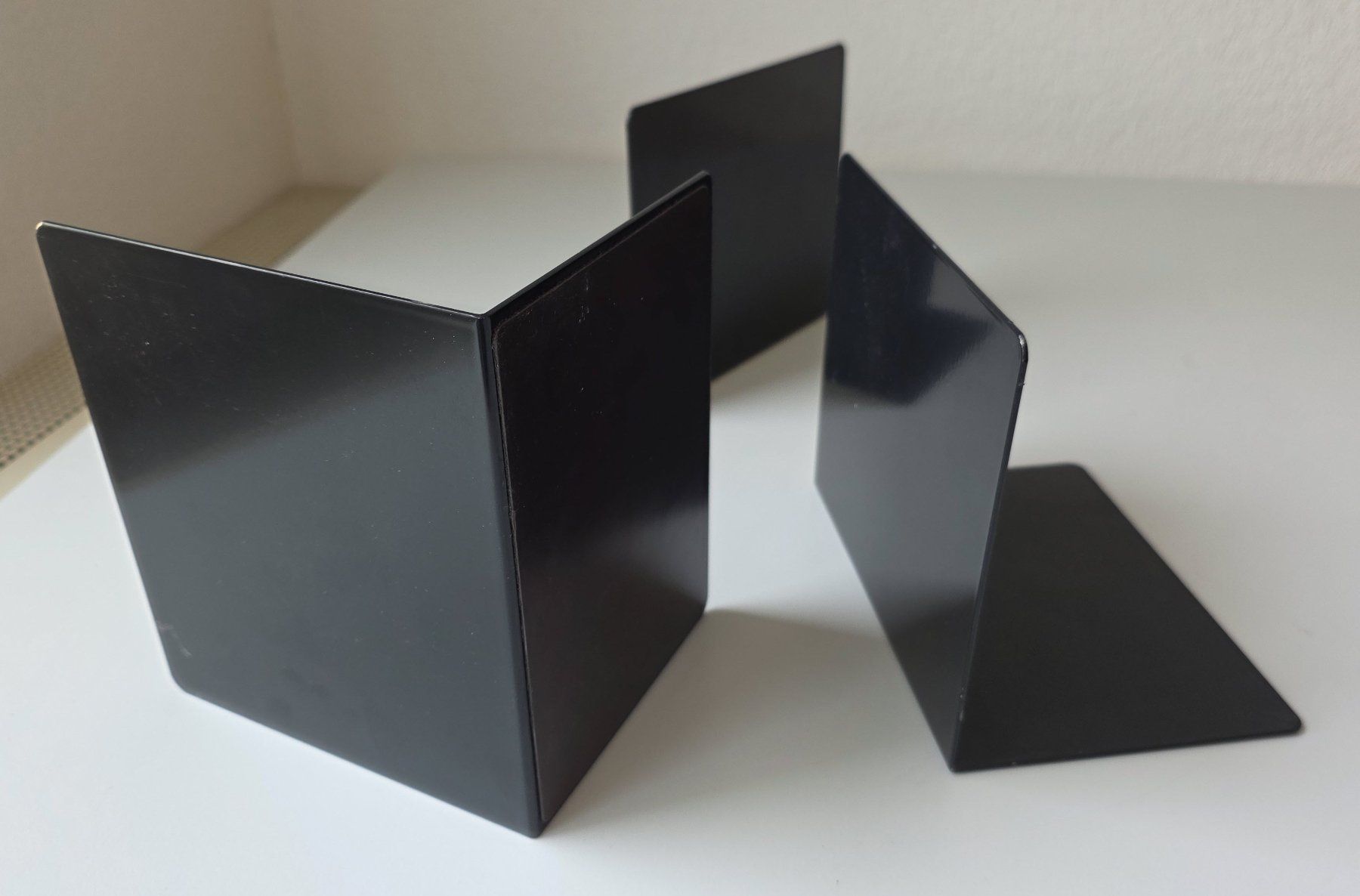 USM Altro in Decorazioni & Accessori: USM Bücherstütze magnetisch – Usato da Bern venduto da aucti0n 1