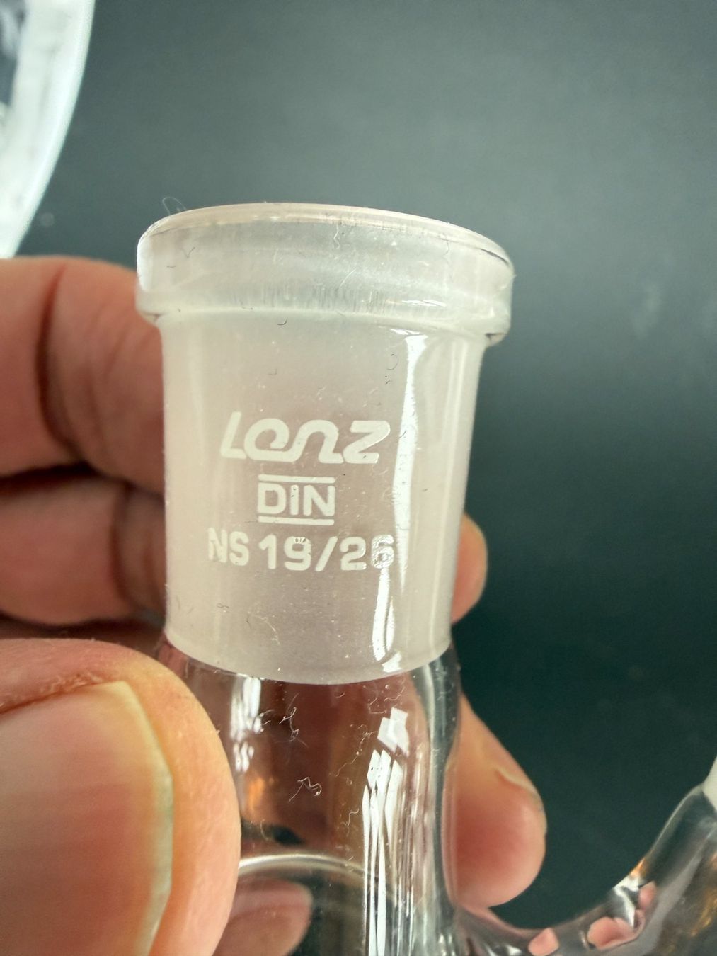 Accessori da laboratorio: Zweihals-Spitzkolben, NS19 und NS14 – Usato da Lützelflüh-Goldb venduto da Elementis 1