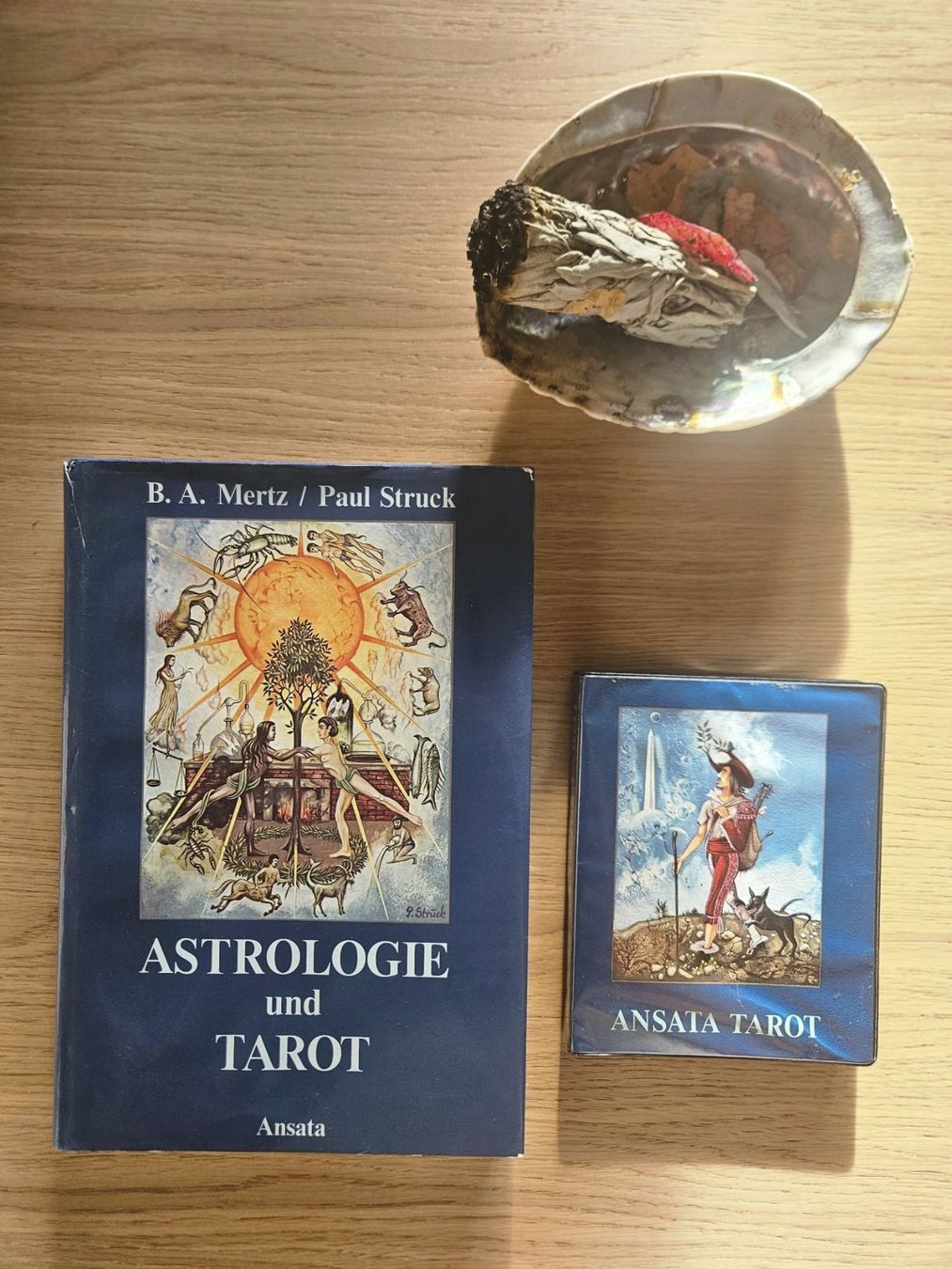 Libri: Ansata Tarot & Astrologie und Tarot Buch – Usato da Nuglar venduto da mjc_cw9f