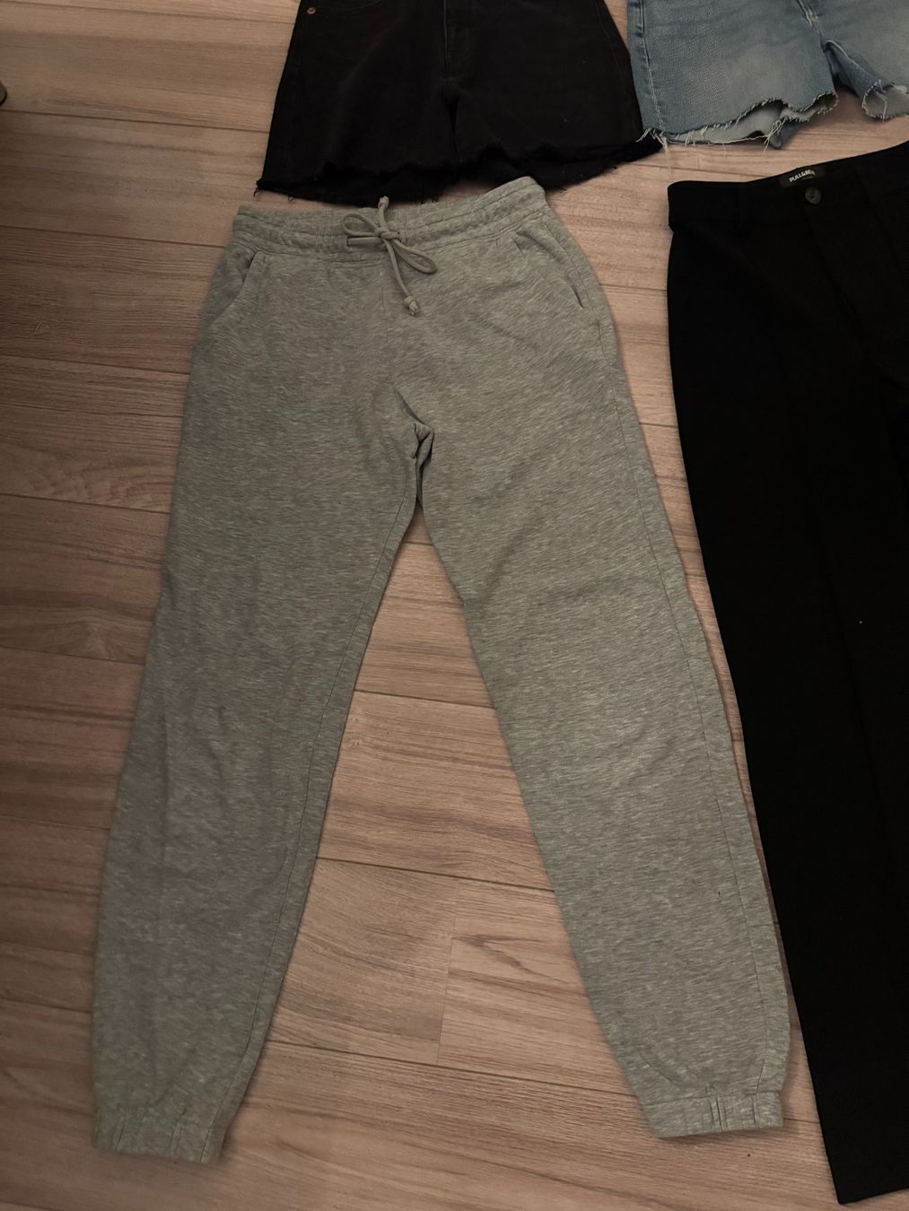 Lotti di vestiti: 4 Stk. Hosen-Set Gr. XS/32 – Usato da Bonstetten venduto da VCLS 1