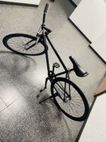 Vélo de ville noir, pignon fixe, taille unique, très bon éta