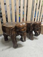 Lot de 2 tabourets / sellettes éléphant en bois sculpté