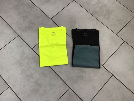 2  Sport T-Shirts Crivit Schwarz Gelb Grösse M 
