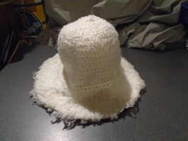 Hut One Size, gehäckelt, weiss