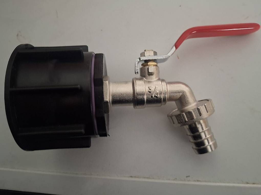 Armaturen: Wasserhahn IBC Tank – Gebraucht aus Siebnen von Grosswis50