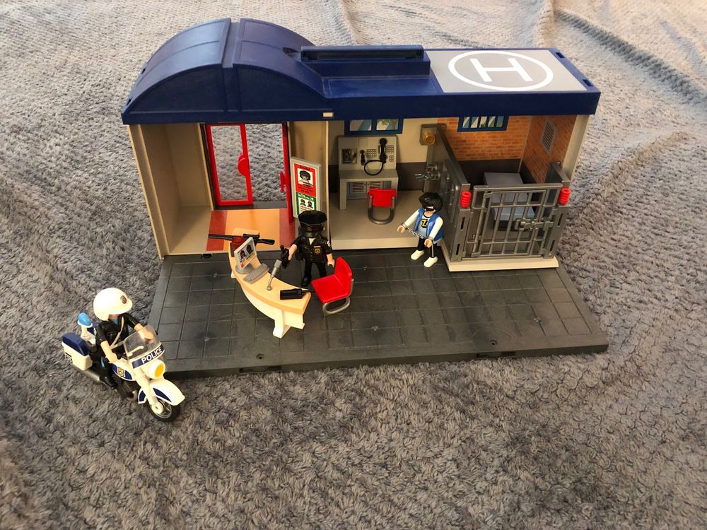 Playmobil - Commissariat de police transportable - 5299