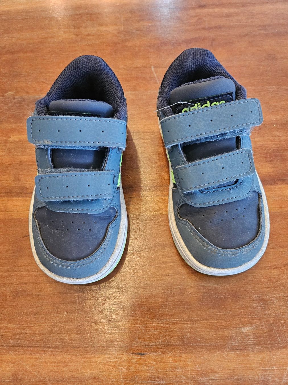 Scarpe per ragazzi: Adidas Schuhe Grösse 23 – Usato da Baar venduto da Naedels-Kreationen