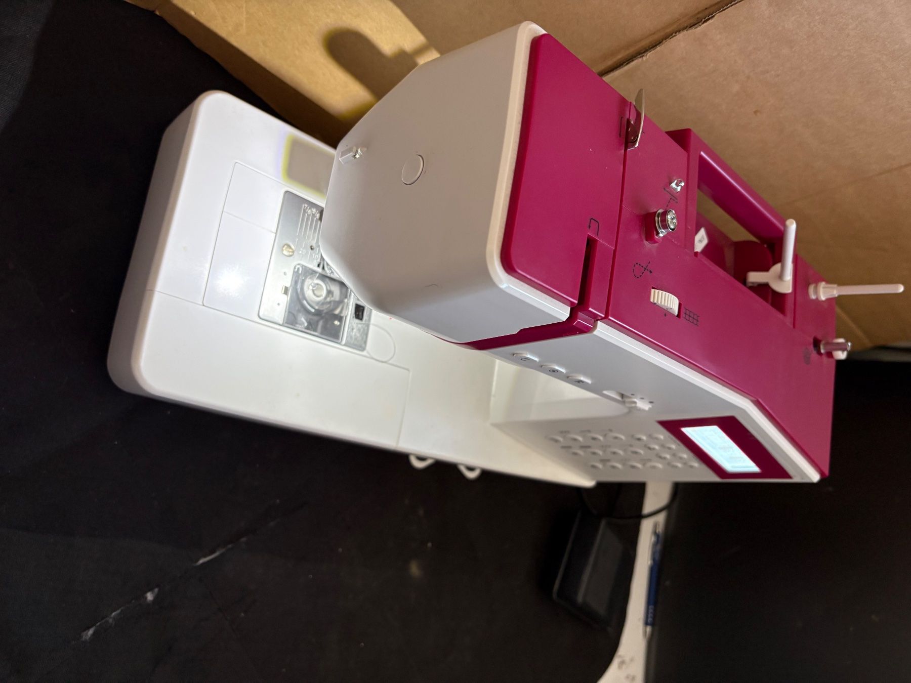 Macchine da cucire: Bernina bernette sew&go 8 Nähmaschine – Difettoso da Lausen venduto da sen_jm7c 5