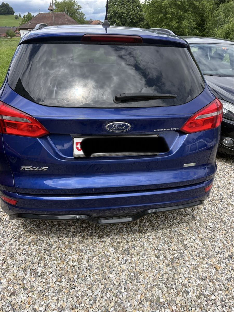 Ford Autos: Ford Focus Kombi – Defekt aus Hergiswil LU von Amrein1208