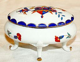 Barock Porzellan-Dose aus der Zeit