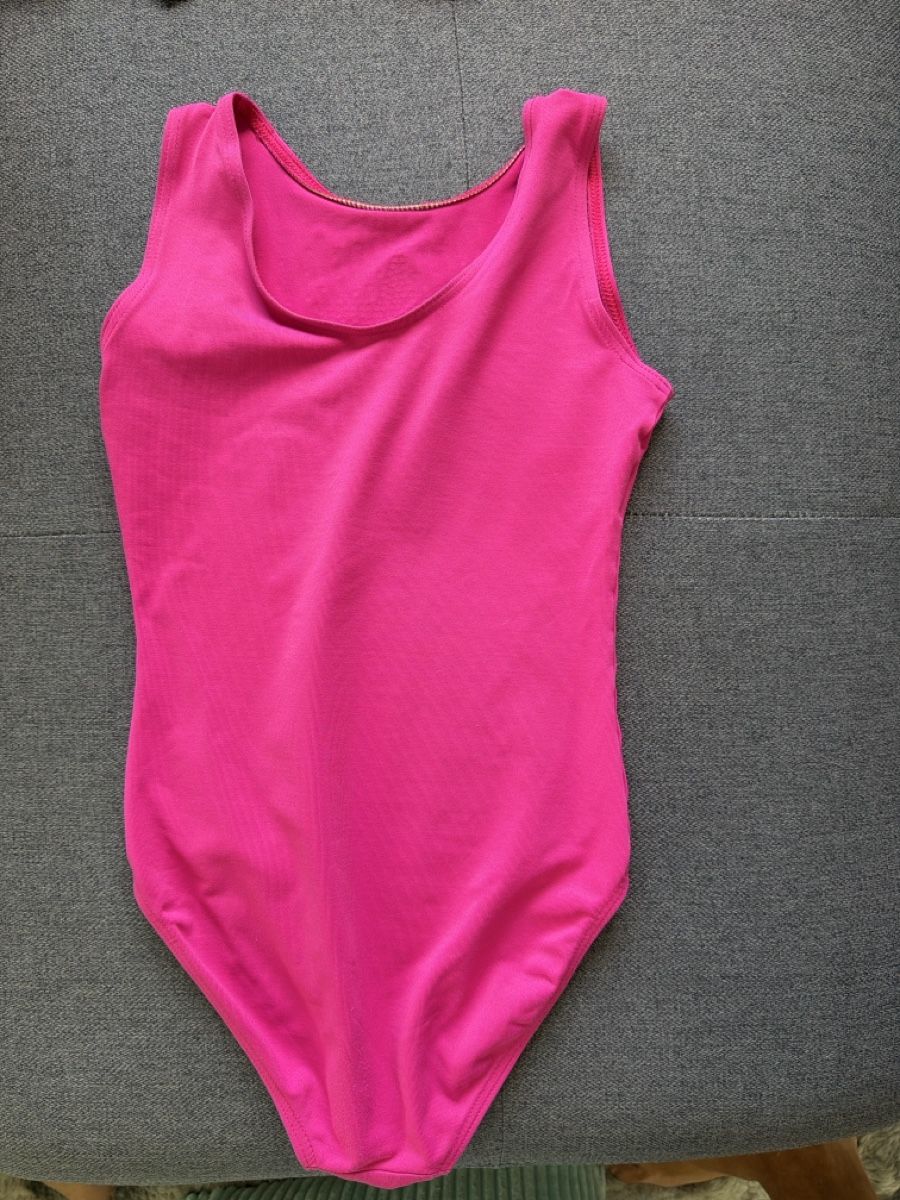 Anzüge: Mädchen Turnanzug pink Grösse 140  Sternenapplikation – Gebraucht aus Bülach von Prooflite 1