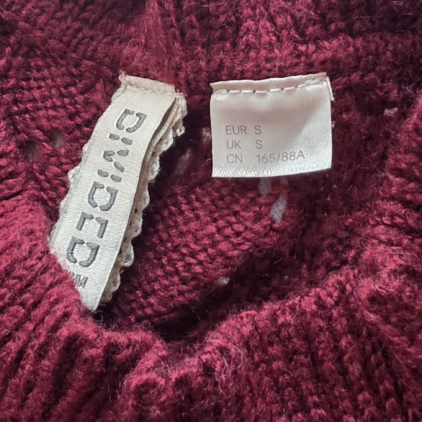 Maglioni & Felpe: Schöner, warmer Pullover von Divided, Grösse S, Weinrot. – Usato da Rheinsulz venduto da Gilea 4