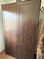 Kleiderschrank aus Holz dunkel mit Schubladen gebraucht