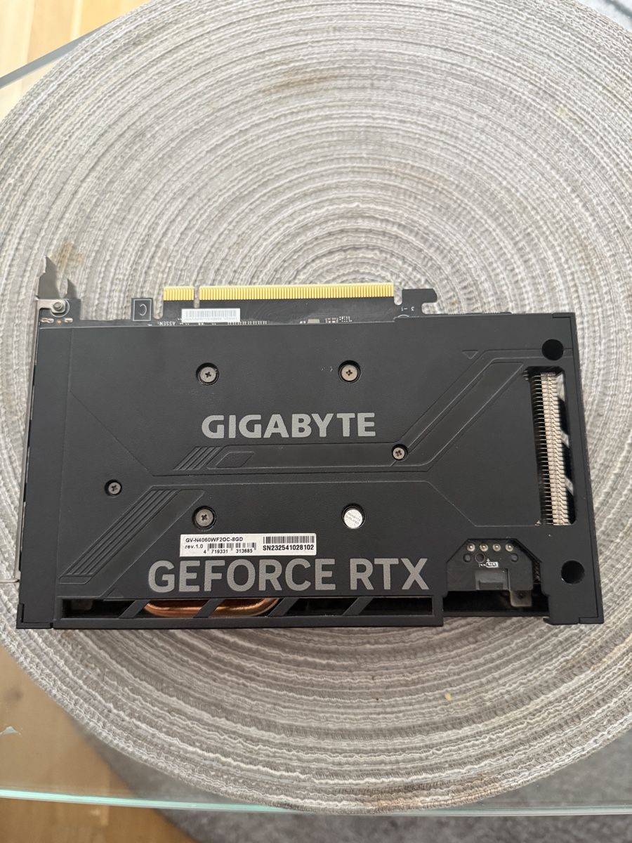Gigabyte Cartes graphiques: Gigabyte RTX 4060 8GB  – D'occasion à Zürich par tru_2kn5 1