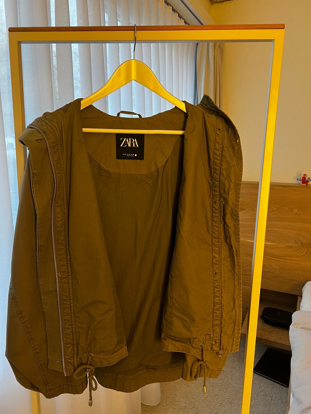 Zara Jacken: Zara Jacket – Gebraucht aus Zug von kar_vq6b 1