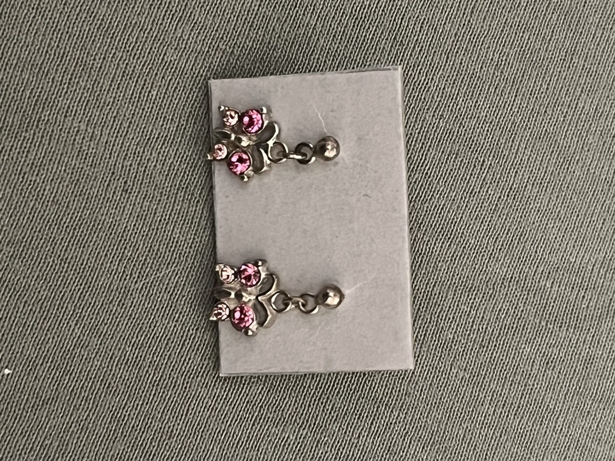 Boucles d'oreille: Boucles d'oreilles papillons roses – D'occasion à Bellevue par ram_96hc