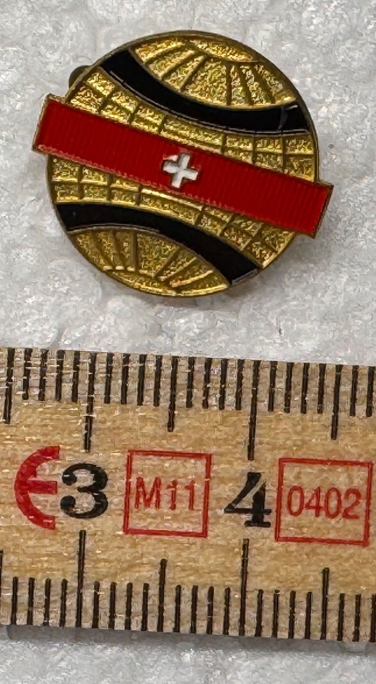 Placchette & Badge: ALTE SCHWEIZER-ABZEICHEN PAUL KRAMER NEUCHATEL – Usato da Andwil SG venduto da Ariisa1234 2
