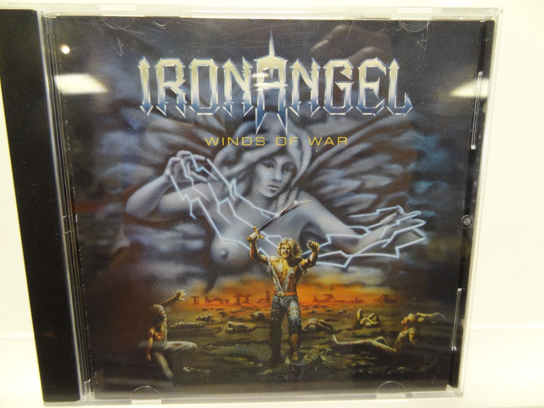 CDs: Iron Angel - Winds of War CD – D'occasion à luzern par musicandart