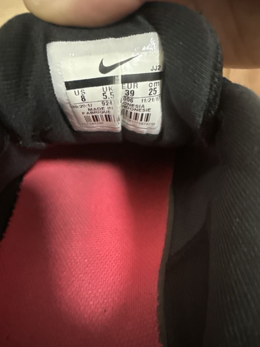 Nike Damenschuhe: Nike Damenschuhe Gr. 39 Schwarz-Pink – Gebraucht aus Pfungen von fes_9gxb 3
