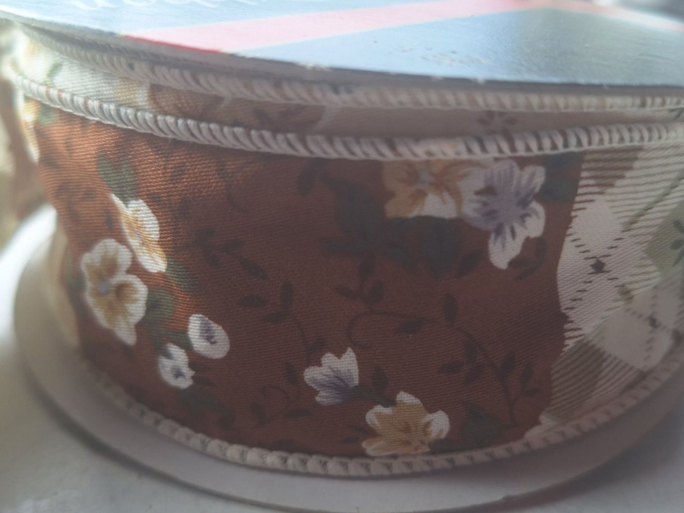 Dekobänder: 4 ROLLEN GESCHENKBAND IM PATCHWORK LOOK – Neu (gemäss Beschreibung) aus Huttwil von Kunterbuntli 2