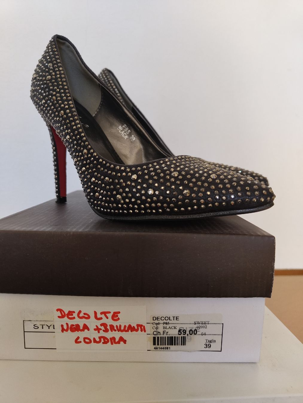 Scarpe da donna: Décolleté nere con strass, n.39 – Usato da Lugano venduto da mar_5j2q 5