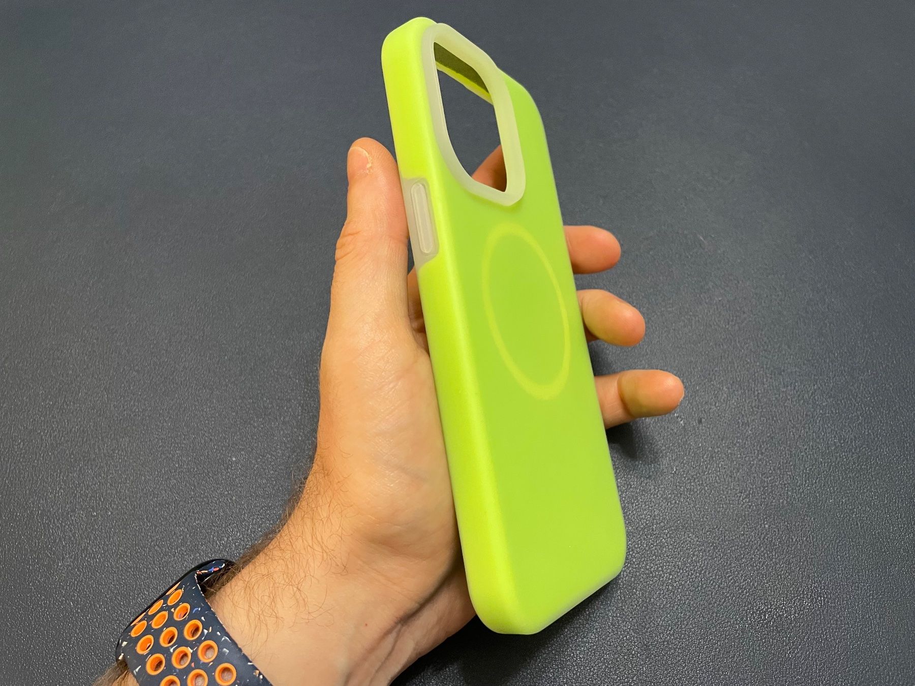 Apple Cover & Protezioni schermo: Coque MagSafe pour iPhone 15 Pro Max – Nuovo (secondo la descrizione) da Lausanne venduto da oenix 2