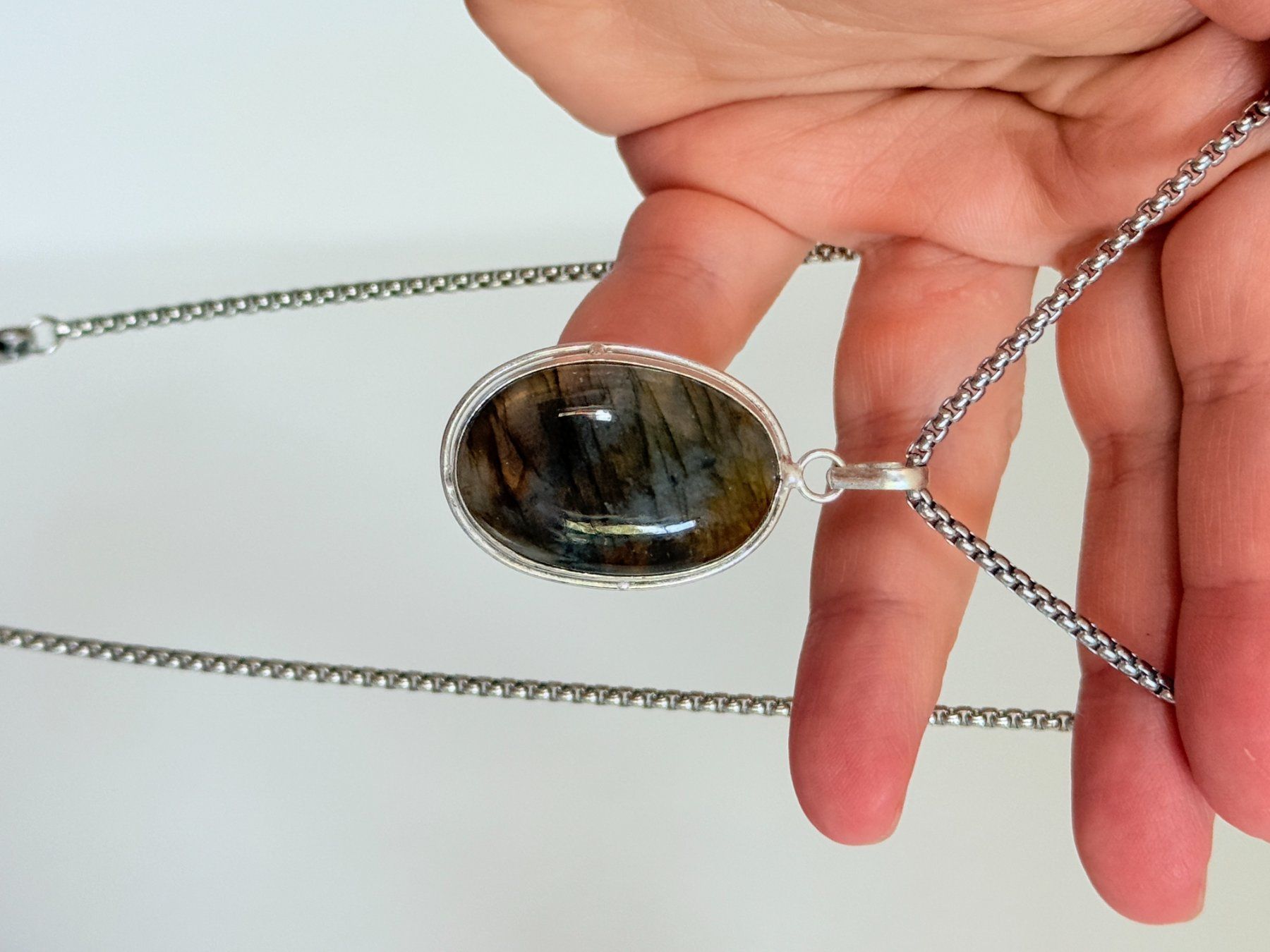 Ketten: Collier avec labradorite - Élégant & Naturel! – Neu und originalverpackt aus Genève von AWWA 5