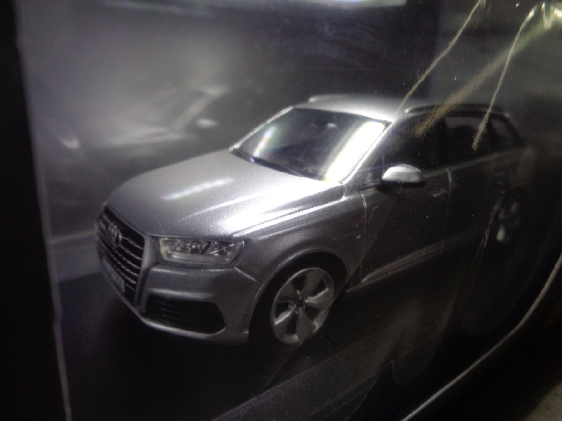 Audi Modellini d'auto: Spark 1:43 Audi Q7 – Nuovo e nell'imballaggio originale da Reconvilier venduto da rallycar 1