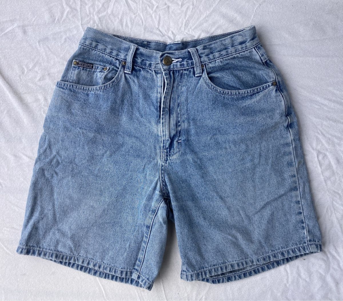 Jeans: Jeans Shorts Damen Grösse M Hellblau  – Usato da Siselen BE venduto da -skylein-