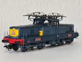 Märklin 37332, SNCF, BB-12013, blau, Vitrine