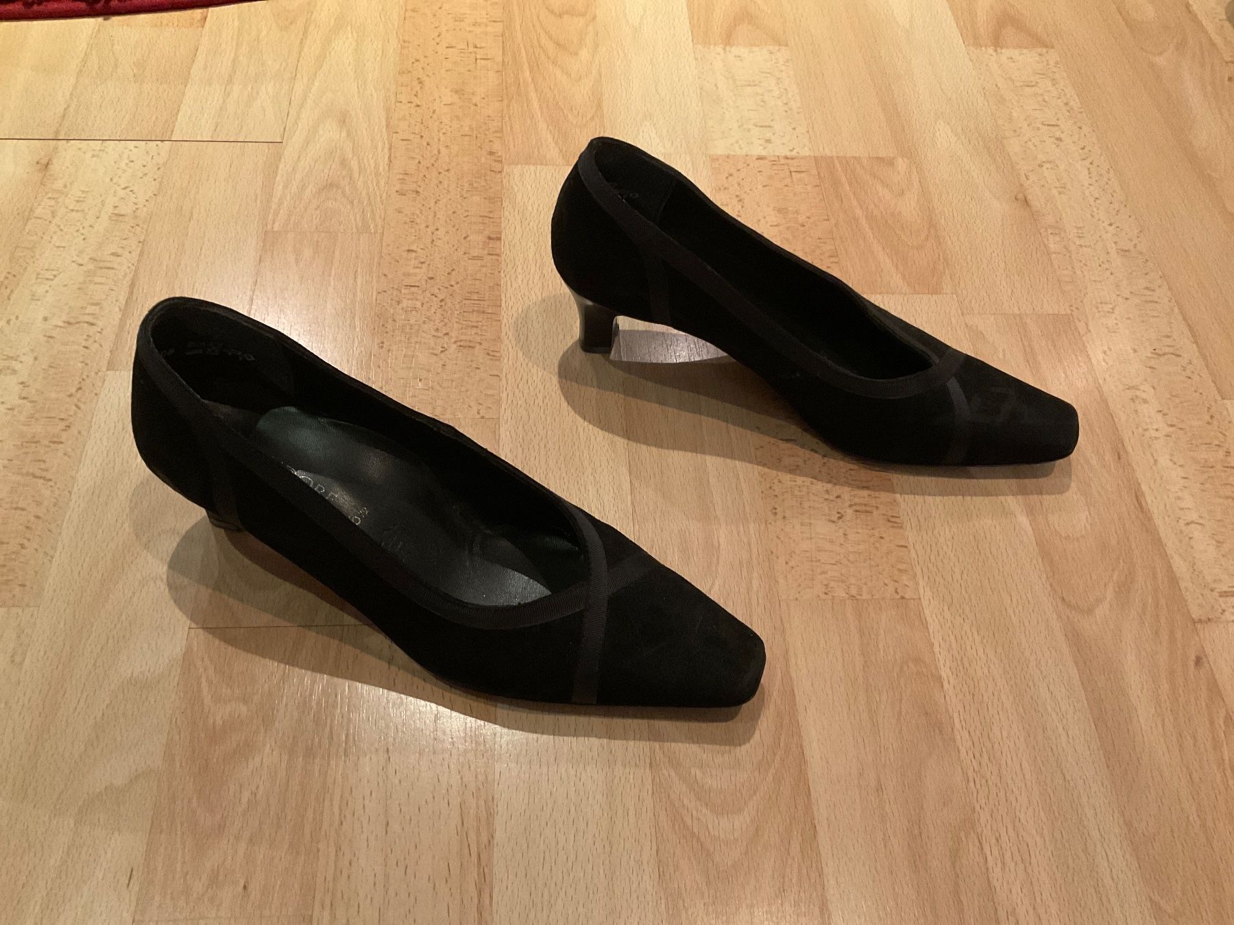 Scarpe da donna: Einmal benutzte Pumps mit 3 cm Absatz – Usato da Zürich venduto da kle_2zhj 1