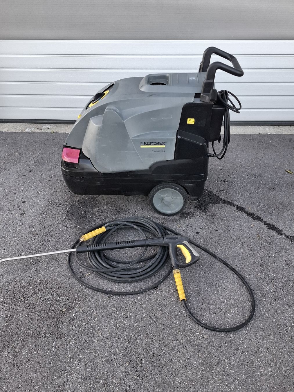 Kärcher Nettoyeurs à haute pression: KÄRCHER PROFESSIONAL HDS  9/17 4-C – D'occasion à Emmenbrücke par dsn15