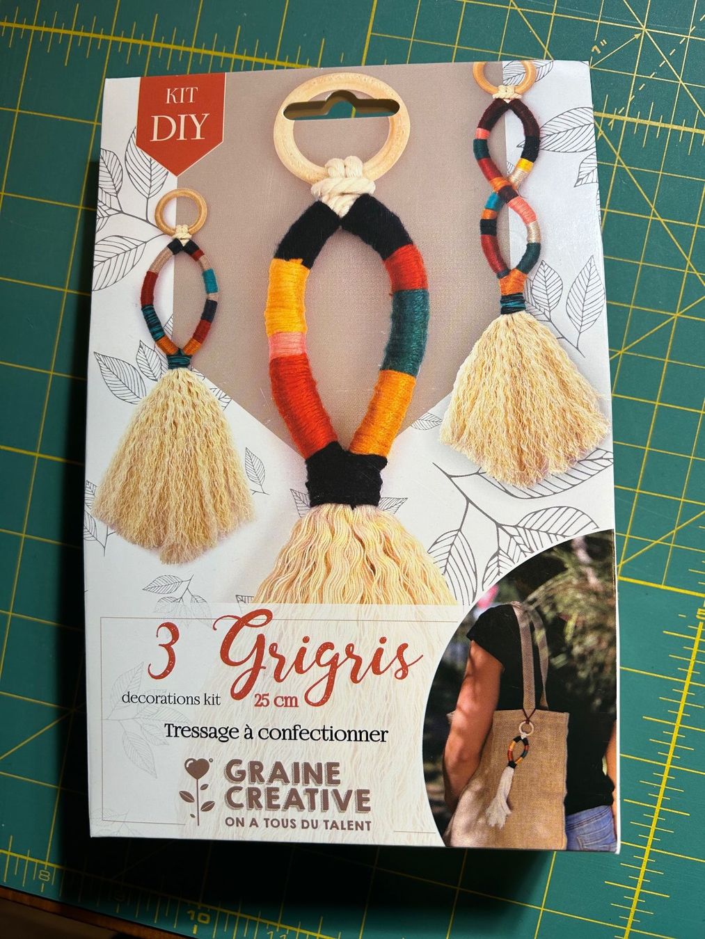 Kit bricolage: Kit pour réaliser 3 grigris – Nuovo e nell'imballaggio originale da Bouveret venduto da sev_qj7l