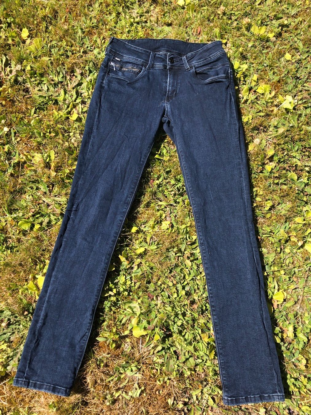 Pepe Jeans Jeans: Dunkelblaue Pepe Jeans – Usato da Wädenswil venduto da Pixie_