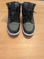 Baskets Jordan 1 Mid winterized Noir Gris Taille 45 bon état
