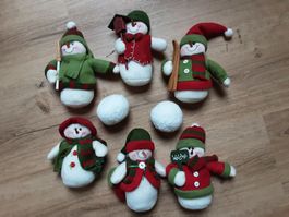 Winterdeko: 6 Schneemänner mit Schneebälle