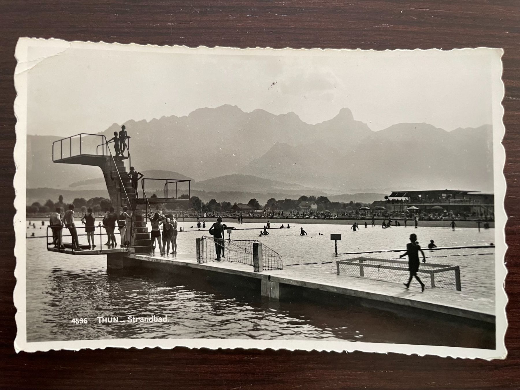 Cartoline postali: THUN Strandbad, stark belebt, Sprungturm – Usato da Wald ZH venduto da TLILEF