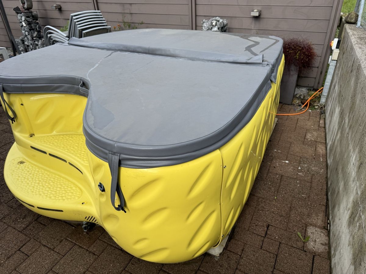 Whirlpool: Abdeckung Whirlpool – Neu (gemäss Beschreibung) aus Eschenbach SG von rs8052 4