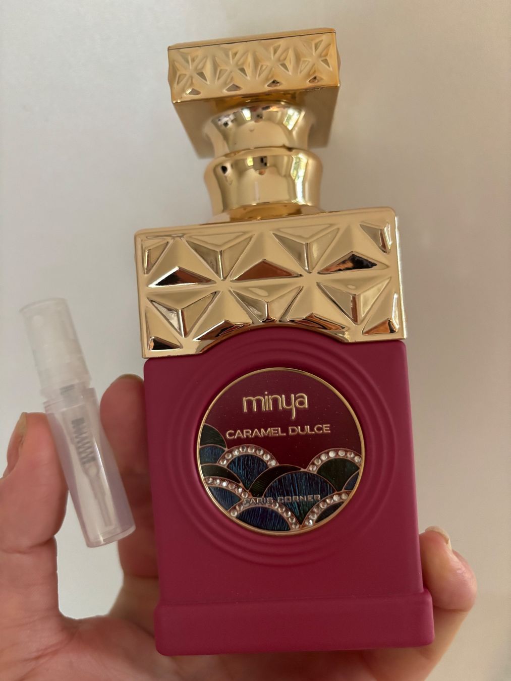 Profumi & Eau de Toilette: PARIS CORNER Minya Caramel Dulce EDP 2ML Abfüllung – Usato da Zürich venduto da deruja