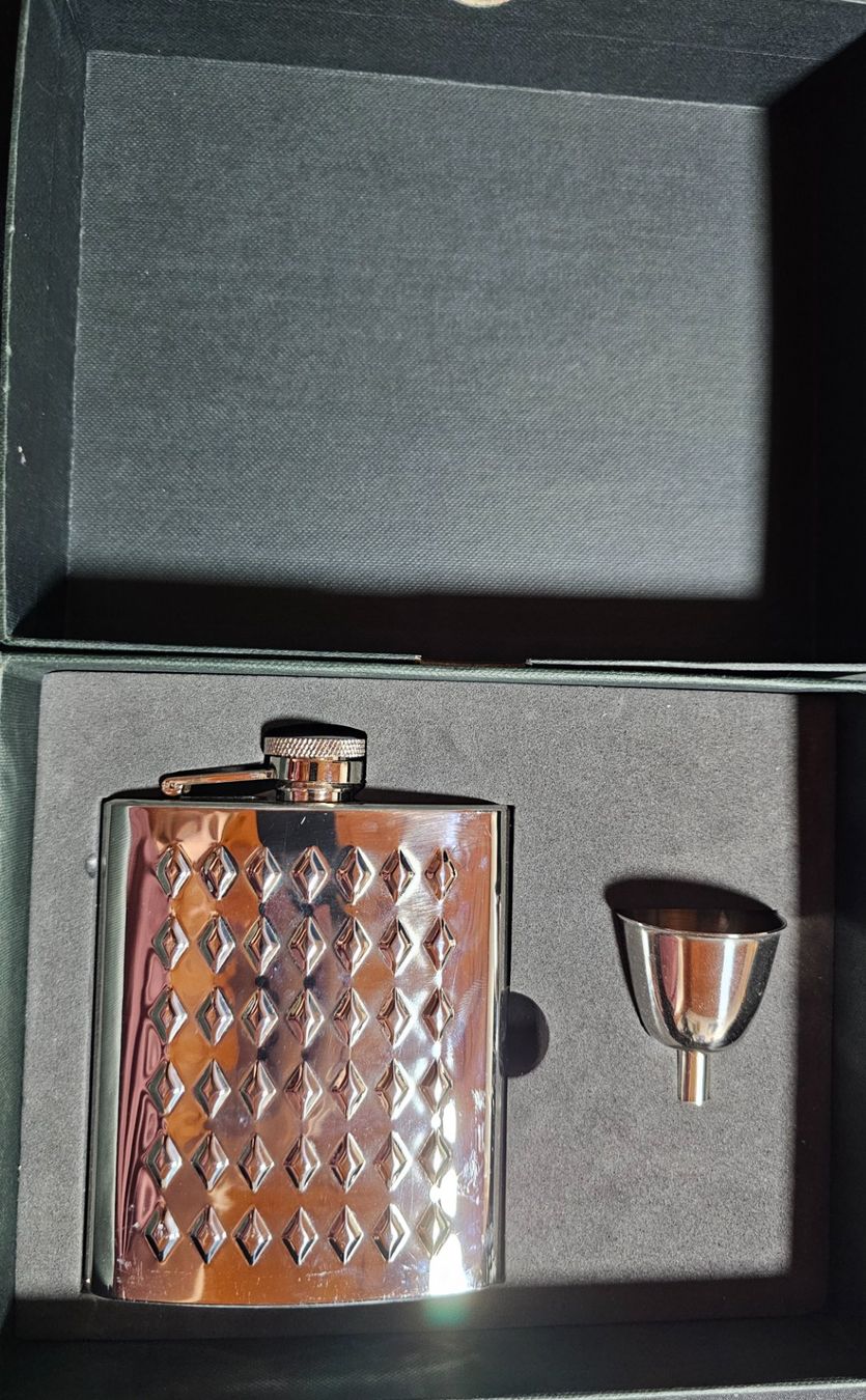 Sonstiges: Flasque à Alcool – Neu und originalverpackt aus St-Ursanne von aerophoto 1