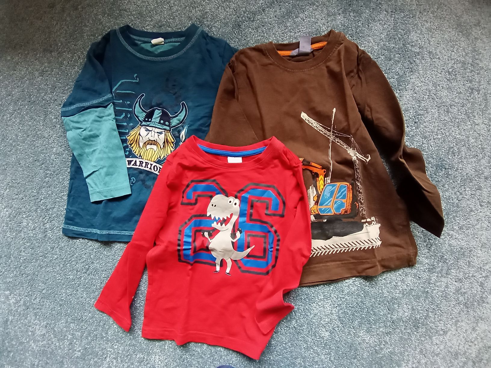 Chemises, T-shirts & Polos: 3 Langarm Shirts, Gr. 104 – D'occasion à Winterthur par voan