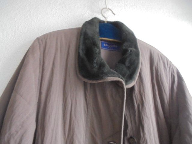 Giacche: Winterjacke dunkelbraun Gr. 46-48 – Usato da Hinwil venduto da Glasperlen 2