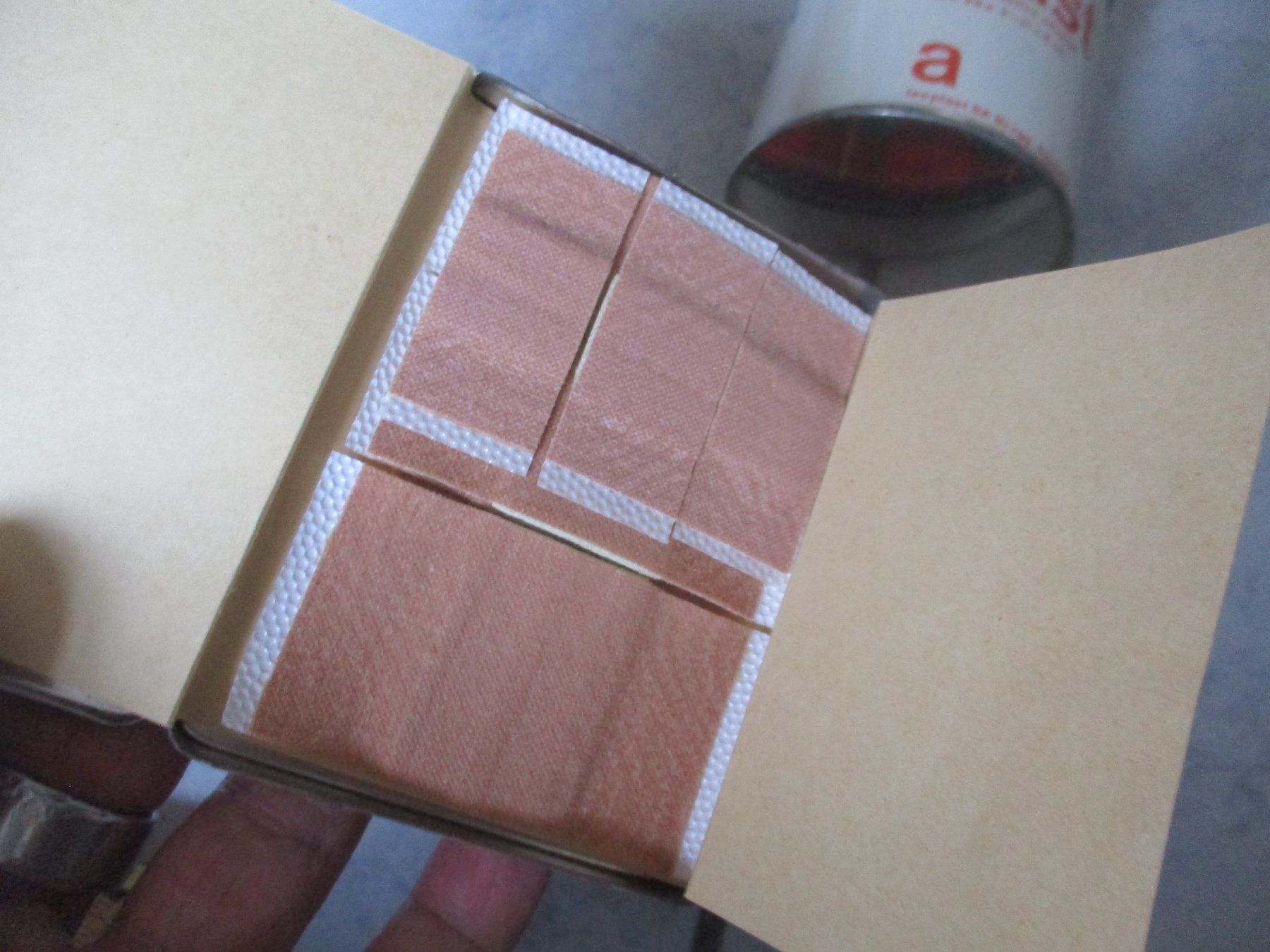 Alle Dekorationen: 3 x Blechdose, Isoelast Isofic und Durex – Gebraucht aus Birsfelden von alles-muss-raus 1